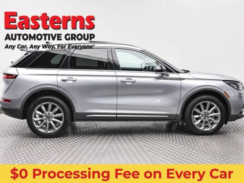 Used 2022 Lincoln Corsair AWD w/ Premium Package image 4