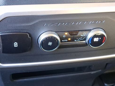 Used 2024 Ford Expedition Max XLT image 12