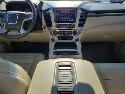 Used 2018 GMC Yukon Denali image 15
