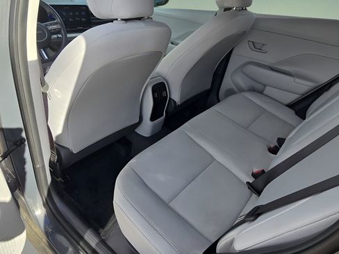 Used 2025 Hyundai Kona SEL image 30