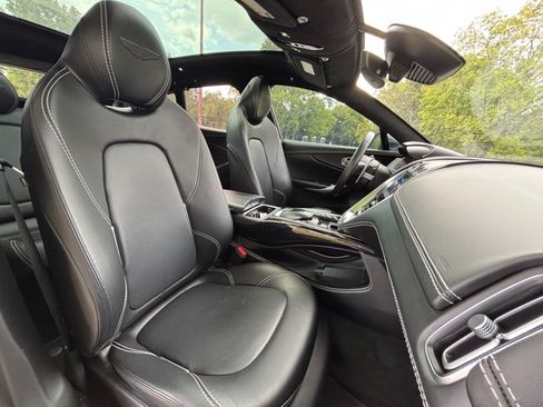Used 2021 Aston Martin DBX AWD/4WD image 29