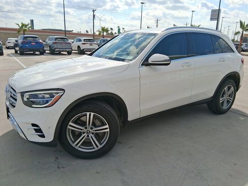Used 2022 Mercedes-Benz GLC 300 GLC 300 image 3