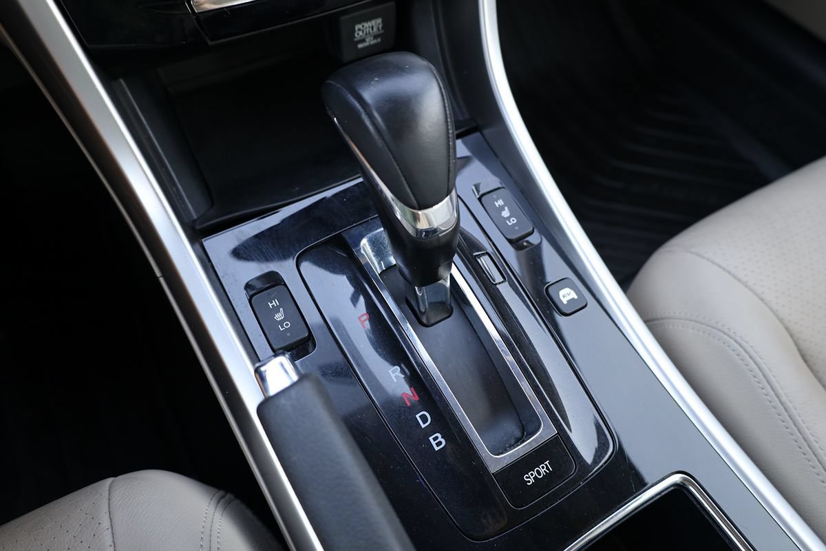Used 2017 Honda Accord Touring image 30