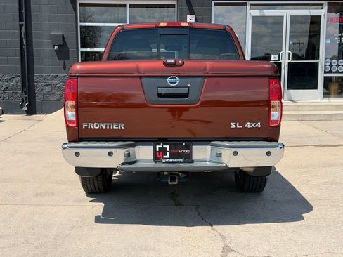 Used 2016 Nissan Frontier SL w/ Moonroof Package AWD/4WD image 9