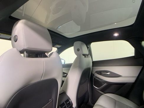 Certified 2024 Jaguar E-PACE R-Dynamic SE image 25