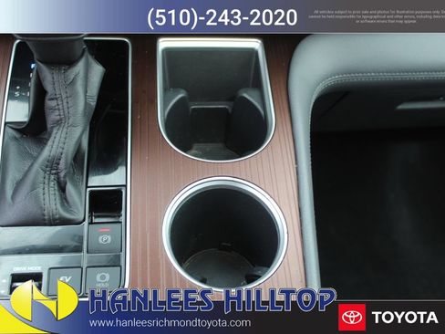 Used 2021 Toyota Sienna LE w/ LE Plus Package FWD image 22