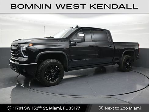 Used 2025 Chevrolet Silverado 2500 High Country w/ High Country Premium Package AWD/4WD image 1