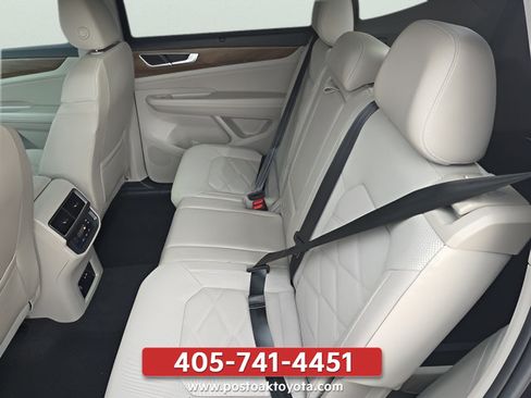 Used 2024 Volkswagen Atlas SE FWD image 26