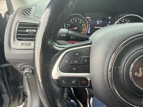 Used 2020 Jeep Compass Trailhawk AWD/4WD image 15