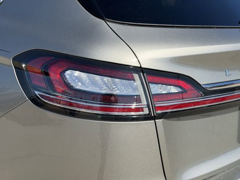 Used 2023 Lincoln Nautilus Reserve w/ Equipment Group 202A image 9