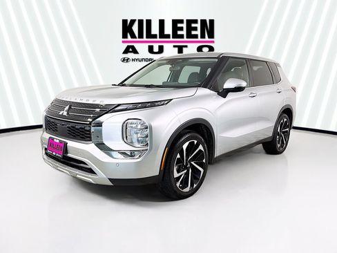 Used 2023 Mitsubishi Outlander SE FWD image 3