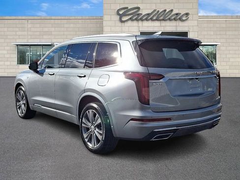 Certified 2025 Cadillac XT6 Premium Luxury image 4