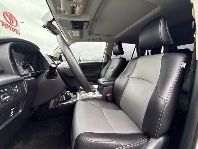 Used 2017 Toyota 4Runner SR5 Premium AWD/4WD image 10