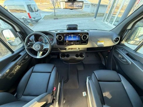 New 2025 Mercedes-Benz Sprinter 2500 image 26