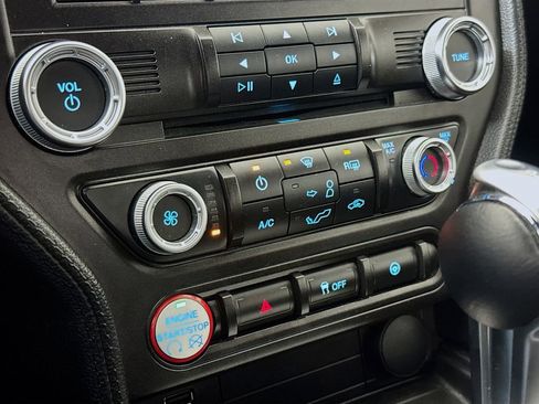 Used 2015 Ford Mustang Coupe image 12