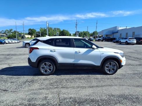 Used 2024 Kia Seltos LX AWD/4WD image 19