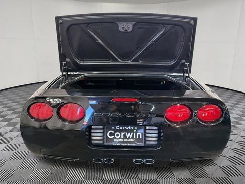 Used 2004 Chevrolet Corvette Convertible w/ Preferred Equipment Group RWD image 12