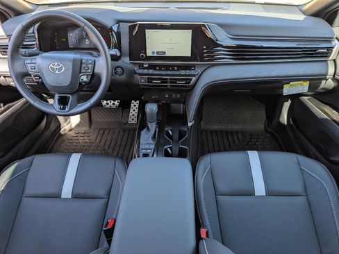 Used 2026 Toyota Camry SE image 4