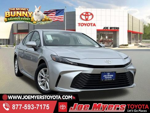 Used 2026 Toyota Camry LE FWD image 1