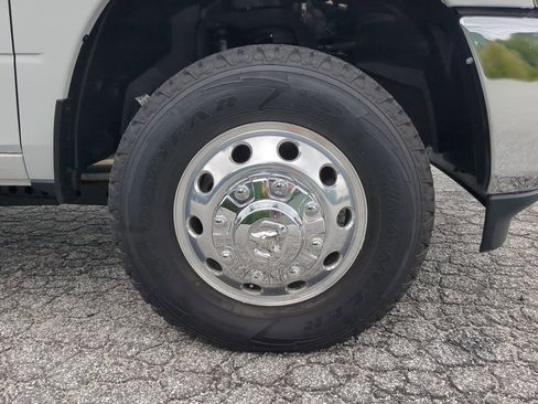 New 2025 RAM 3500 Tradesman w/ Chrome Appearance Group AWD/4WD image 9