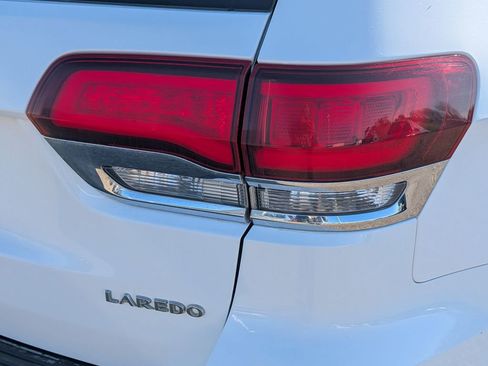 Used 2022 Jeep Grand Cherokee Laredo E w/ Security & Convenience Group AWD/4WD image 17