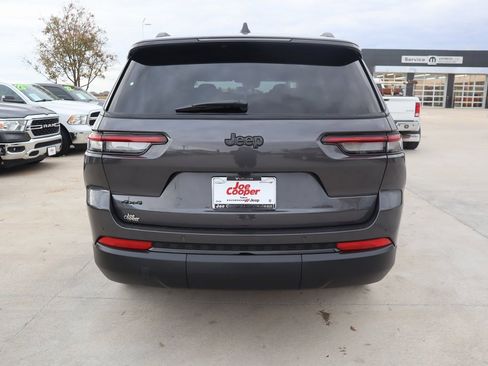 New 2025 Jeep Grand Cherokee L Altitude image 22
