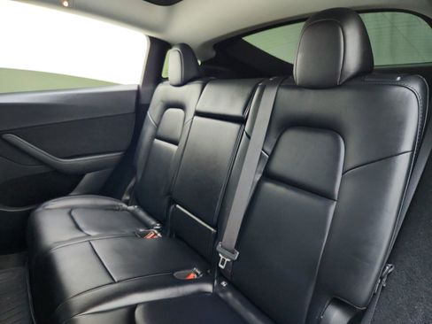 Used 2023 Tesla Model Y Long Range AWD/4WD image 19