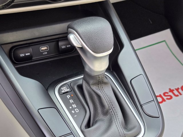 Used 2025 Kia Soul LX w/ LX Technology Package FWD image 30