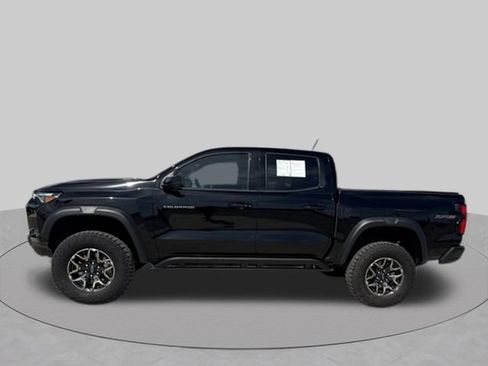 Used 2024 Chevrolet Colorado ZR2 w/ Technology Package AWD/4WD image 2