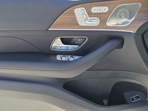 Certified 2025 Mercedes-Benz GLS 450 4MATIC image 23