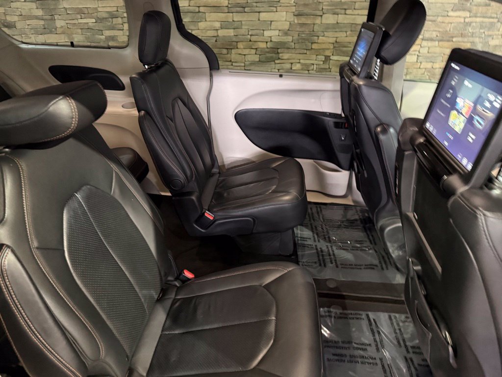 Used 2020 Chrysler Pacifica Touring-L Plus FWD image 4