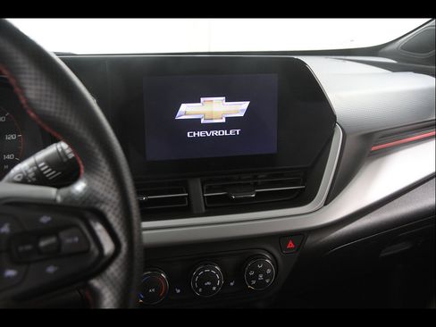 Used 2024 Chevrolet Trax RS w/ Driver Confidence Package FWD image 9