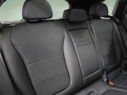 Used 2025 Mercedes-Benz GLC 300 image 28