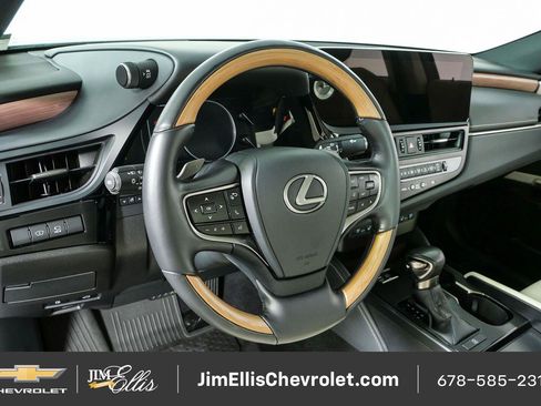 Used 2025 Lexus ES 350 Ultra Luxury w/ Accessory Package (Z2) FWD image 4