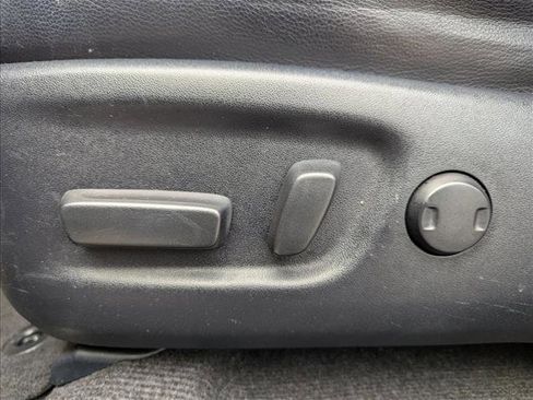 Used 2016 Toyota RAV4 Limited FWD image 11