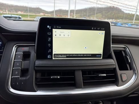 Used 2022 Chevrolet Suburban LT w/ Luxury Package image 21