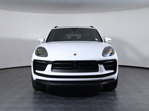 Certified 2026 Porsche Macan AWD/4WD image 10