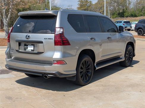 Used 2022 Lexus GX 460 Luxury w/ Sport Design Package AWD/4WD image 17