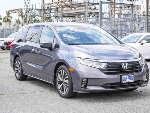 Certified 2024 Honda Odyssey Touring image 2