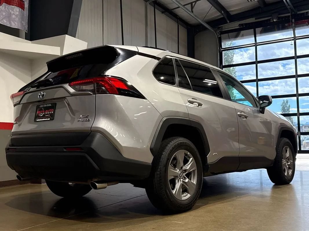 Used 2022 Toyota RAV4 XLE w/ Convenience Package AWD/4WD image 43