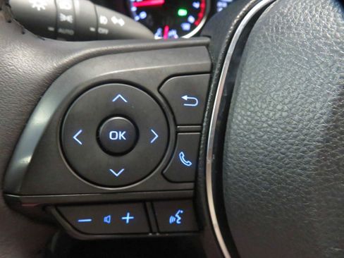 Used 2020 Toyota RAV4 XLE Premium image 33