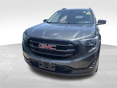 Used 2021 GMC Terrain SLE w/ Driver Convenience Package FWD image 2