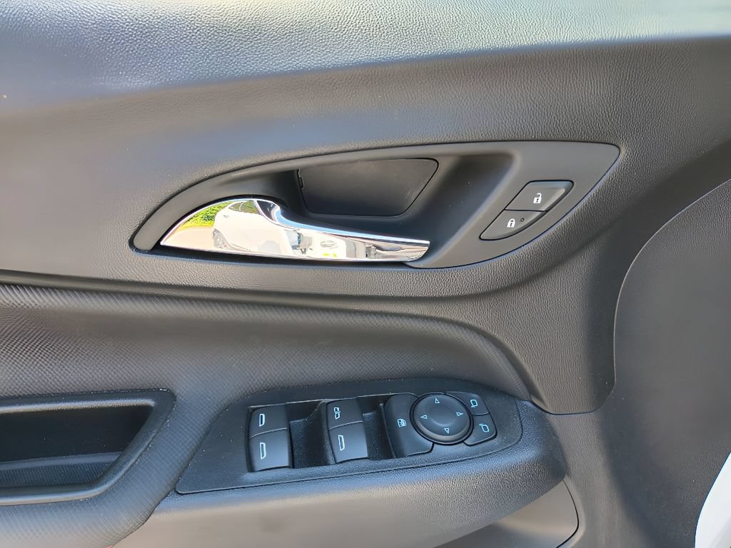 Used 2023 Chevrolet Equinox RS FWD image 13