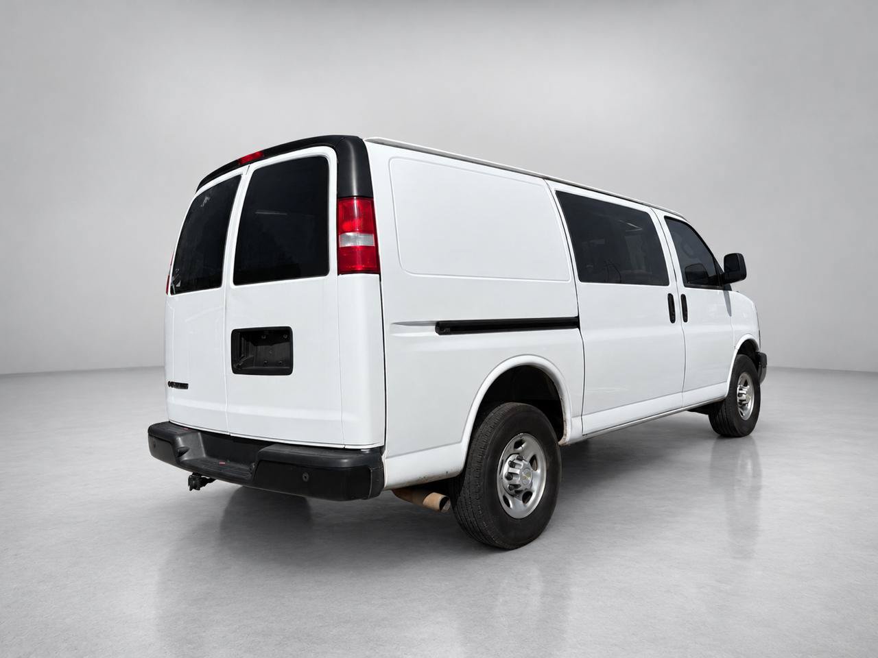 Used 2023 Chevrolet Express 2500 w/ Driver Convenience Package RWD image 5