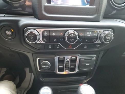 Used 2020 Jeep Gladiator Sport image 23