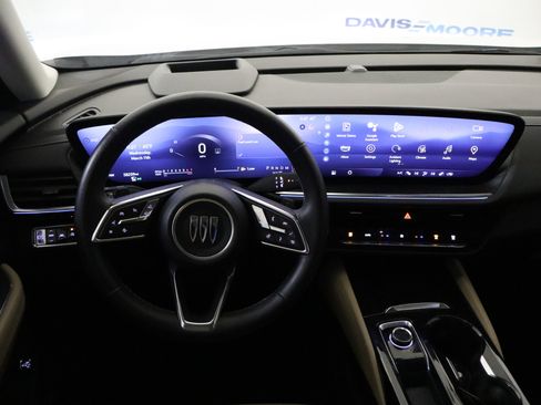 Used 2024 Buick Envision Preferred image 11