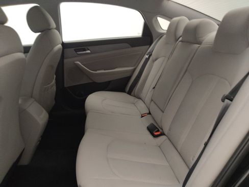 Used 2018 Hyundai Sonata SEL FWD image 18