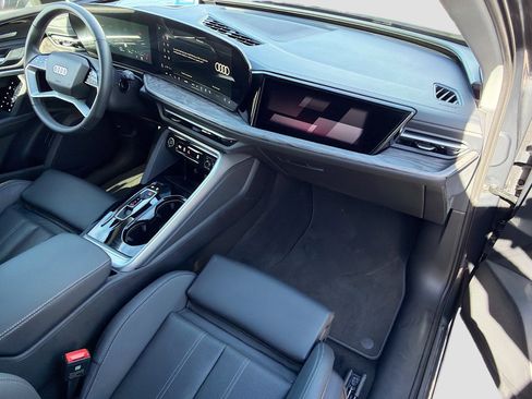 Certified 2025 Audi Q5 Prestige AWD/4WD image 13