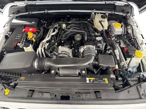 Used 2022 Jeep Wrangler Unlimited Sahara w/ LED Lighting Group image 9