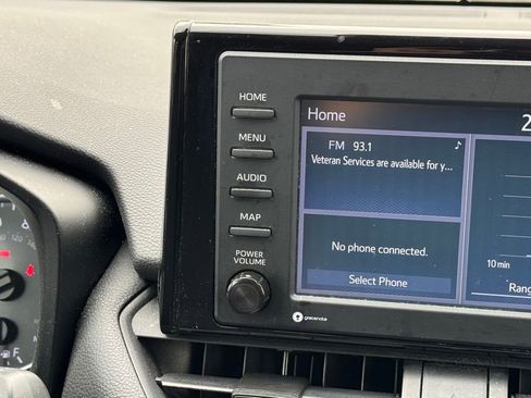 Used 2020 Toyota RAV4 LE image 37